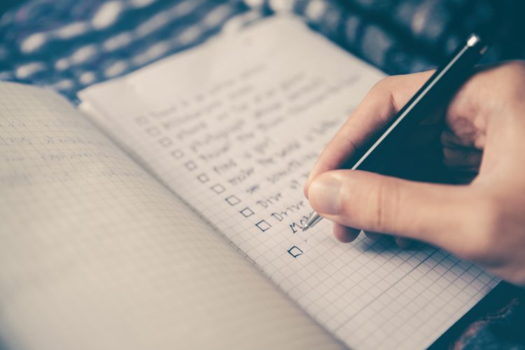 Comment créer un questionnaire Google Forms (TUTO), par Erialla Communication - Rédaction à Auray Lorient